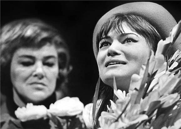 Osamění - 15.01.1964, Marie Vášová (Veronika), Jana Břežková (Žofie) Foto: Jaromír Svoboda