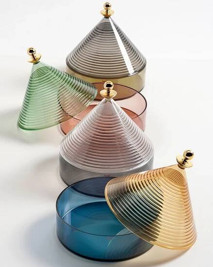 Kartell | SVOBODA & WILLIAMS
