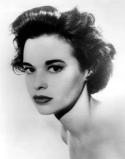 Soubor:Gloria Vanderbilt 1959.JPG