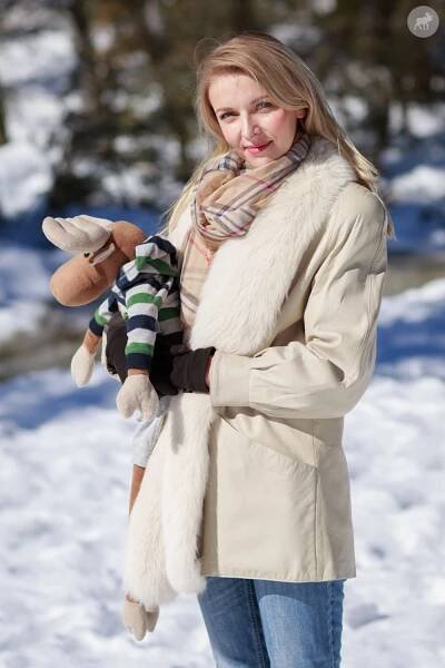 Snow for the first time :) – Muffin The Moose