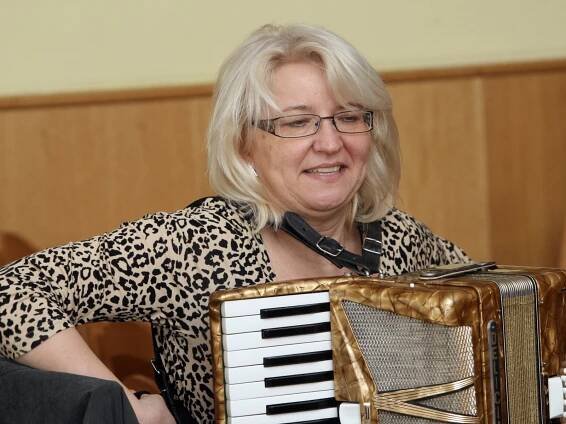 OBRAZEM: Čebínem se nesly tóny z desítek harmonik