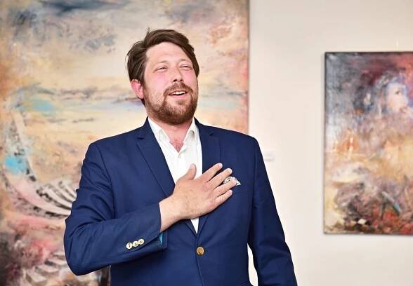 Umělecký večer Martina Vavryse v plzeňské Galerii Hess byl jedinečným zážitkem - FOTKY - QAP.cz