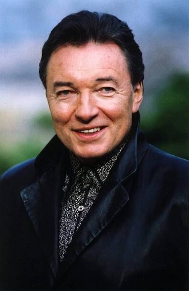 Soubor:Karel Gott 2002-foto13.jpg – Wikipedie
