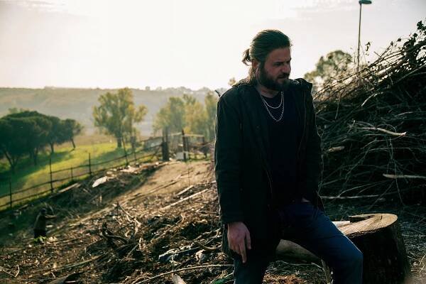 Christian - Season 1 - Sei destro o sinistro? - Z filmu - Edoardo Pesce