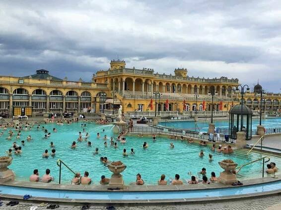 Thermal baths in Budapest filled with people