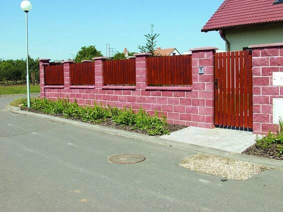 DITON Plotová tvárnice s fazetou A jednostranná červená 38,5 x 19 x 19 cm