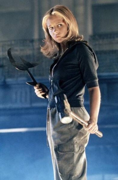 Sarah Michelle Gellar Details Emotionally Overwhelming Return to Buffy Set for Reboot WB