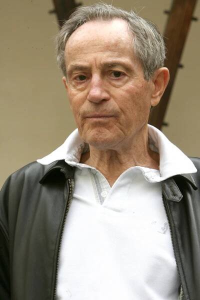 Jan Tříska (4. listopadu 1936 - 25. září 2017) byl český divadelní a filmový herec. Část života prožil v emigraci.
