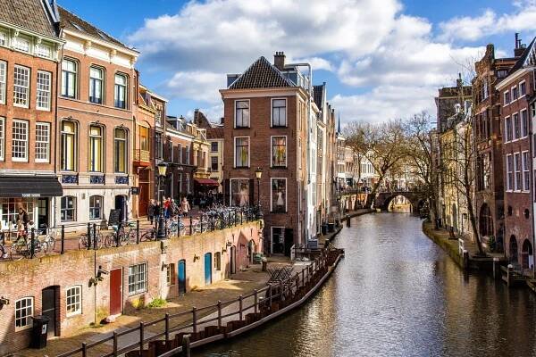 The Perfect 10 Day Amsterdam Brussels Paris Itinerary