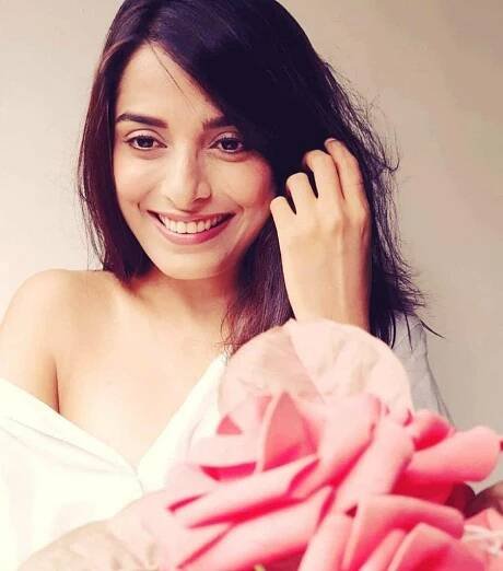 Pooja Sharma - Biography, Wiki, Age, Films, Pics and Husband Name