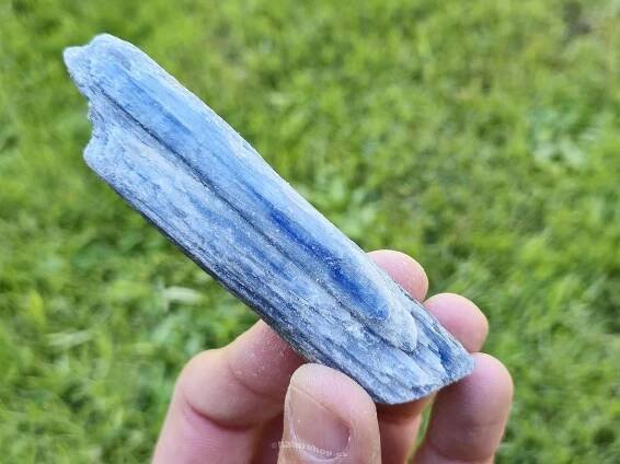 Disten přírodní krystal - Kyanit 67g - naturshop.cz