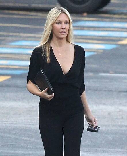 Jak je to vůbec možné? Herečky Heather Locklear se stárnutí očividně netýká