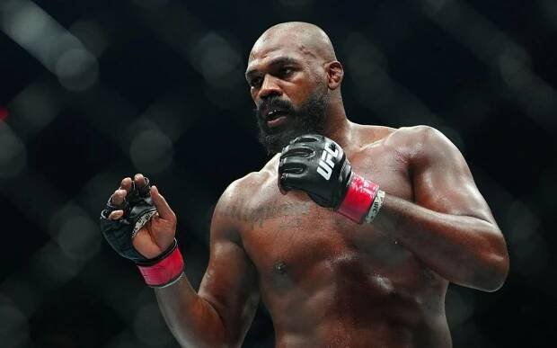 UFC: Šampión Jon Jones definitívne ukončil kariéru. Kto je novým šampiónom?