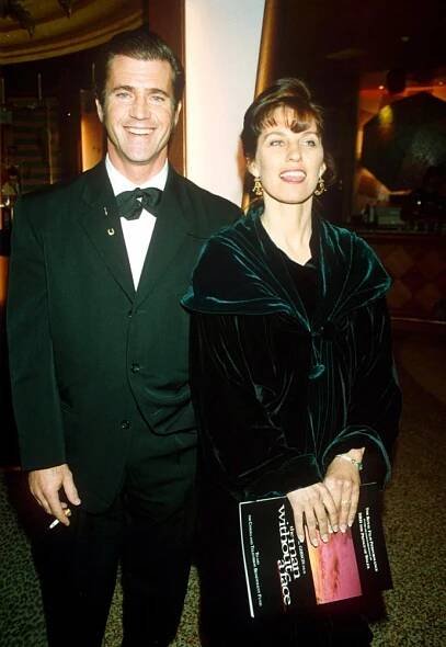 Mel Gibson a sestřička od zubaře Robyn Moore se seznámili roku 1977, kdy herce prakticky ještě nikdo neznal. Měl už ale natočený film, který ho vystřelil ke hvězdám - první díl akční série Šílený Max.