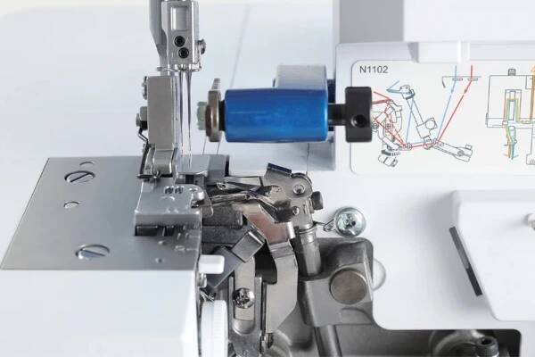 overlock Juki MO-80CB + sada nití ZDARMA-5
