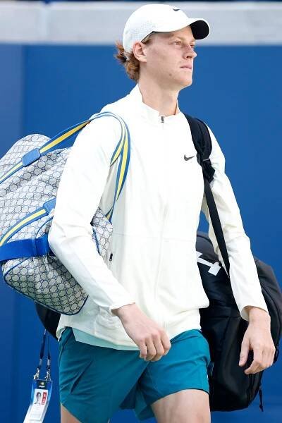 Jannik Sinner's making a Gucci show out of the US Open