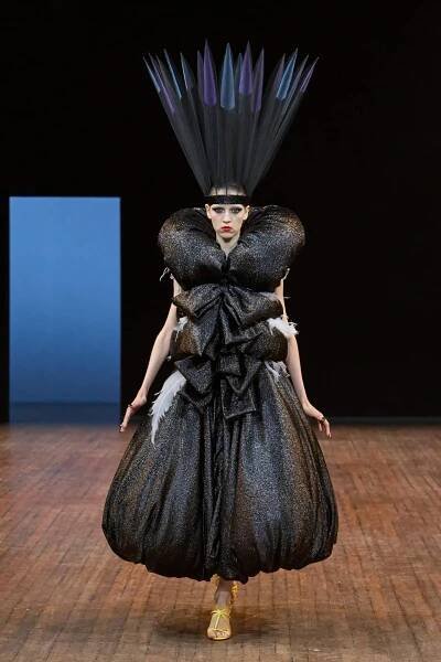 Módní dům Viktor & Rolf zkoumá dualitu. Každá myšlenka má dvě strany - Magazín módy a luxusu