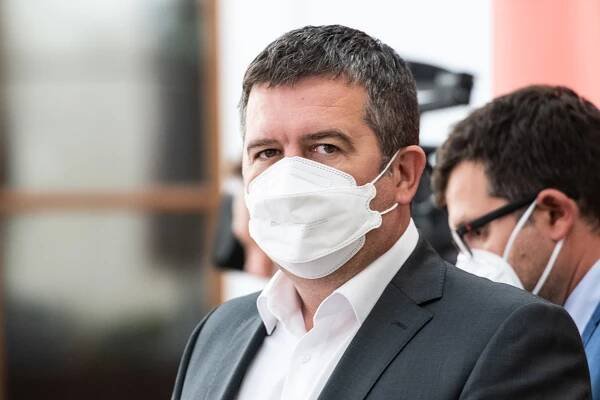 Hamáček oznámil rezignaci na funkci předsedy ČSSD. Kandidovat chce místopředsedkyně Maláčová
