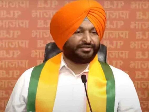 BJP Leader Ravneet Singh Bittu walks his way to PM’s residence amidst traffic snarl