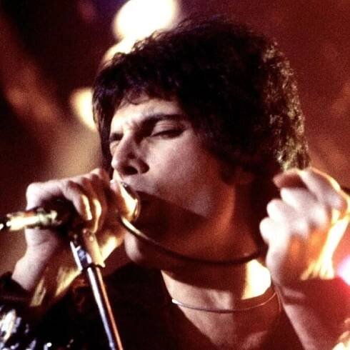 Buňky s ušima místo injekcí: Uvolňování inzulinu může spouštět píseň We Will Rock You od Queen