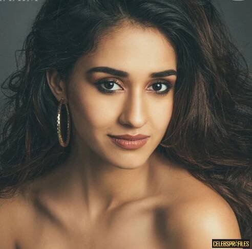 Disha Patani Wiki, Net Worth, Biography and Pics 2021 7