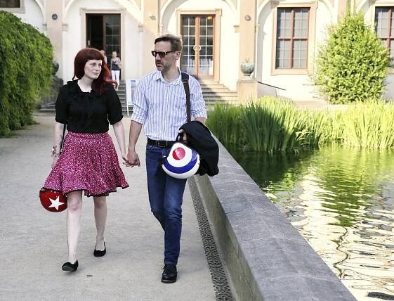 Ženatý Básník Kendy Matásek: Rande s mladou zrzkou?!