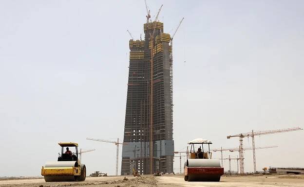 Construction of world’s tallest skyscraper resumes after years-long hiatus