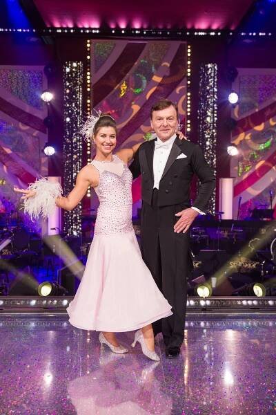 Průhledné body a rozparek až k rozkroku: Sexy tanečnice Lálová na StarDance poutala pozornost odvážným modelem