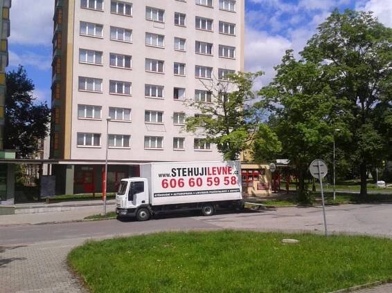 Pronájem auta s řidičem