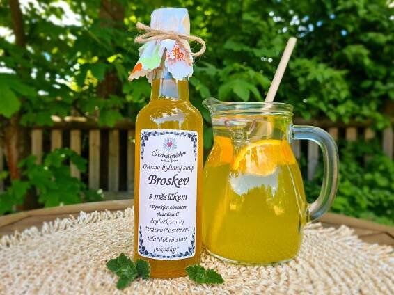 Sirup BROSKEV S MĚSÍČKEM 0,25l - Zahrady Myšlín