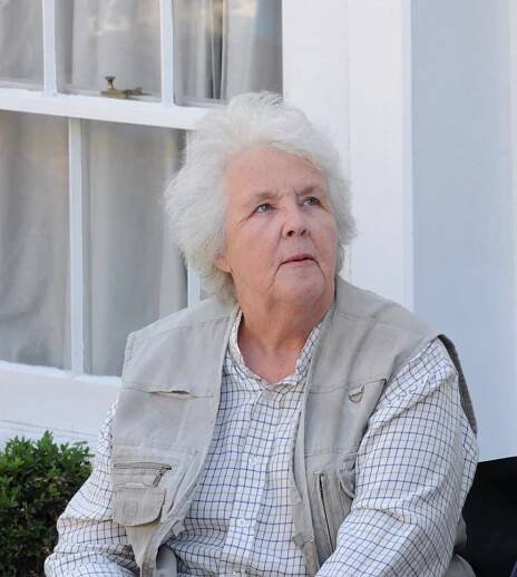 Soubor:Stephanie Cole.jpg – Wikipedie