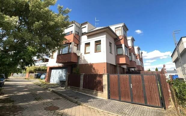 3+kk, Dobříš, 263 01, 68 m²