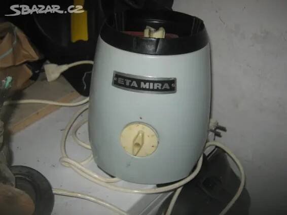 Prodám  hnací motor-ETA 0022 a motor na mixér Mira