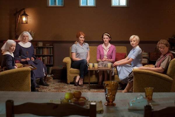 Zavolejte porodní sestřičky - Epizoda 4 - Z filmu - Victoria Yeates, Judy Parfitt, Emerald Fennell, Charlotte Ritchie, Helen George, Linda Bassett