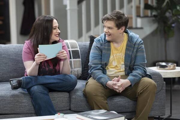 Nový start - Želé bonbony - Z filmu - Kat Dennings, Maxwell Simkins