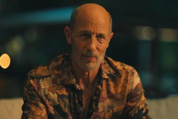 Jon Gries in The White Lotus