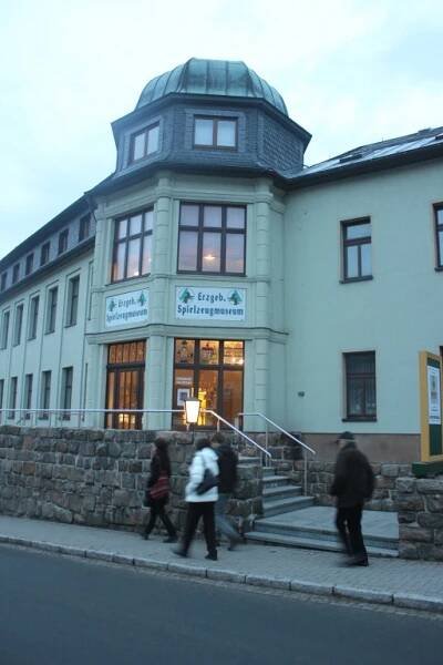Země hraček v Seiffenu, kousek od Mostu, před svátky znovu ožívá