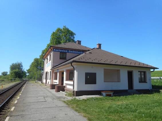 Photos - Železniční zastávka Karlovice-Sedmihorky. - 06.05.2018