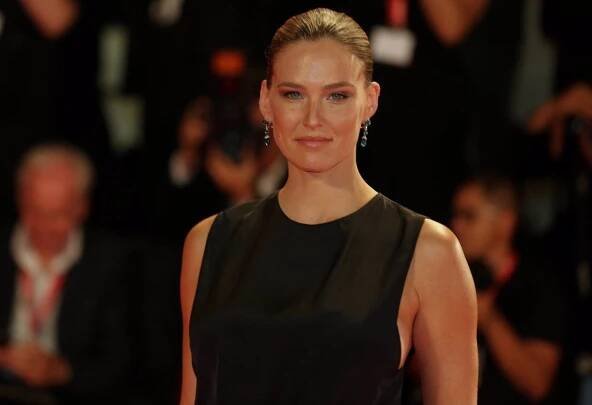 Foto k tématu Bar Refaeli – stránka 8