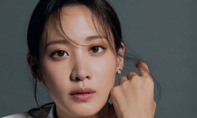 Claudia Kim hovorí o svojej spolupráci v novej dráme Chimera s hviezdou seriálu Squid Game Park Hae Soom