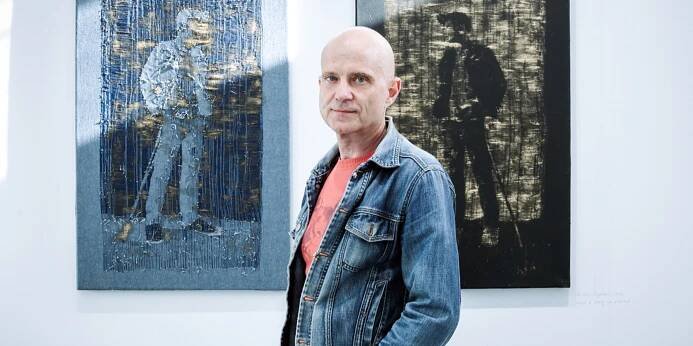 Anarchie oblečená v džínovině. V Trafo Gallery začala výstava malíře Františka Matouška
