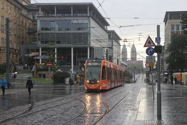 Freiburg – Straßenbahnen und Busse in Krefeld