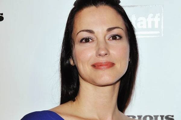 18 Extraordinary Facts About Julie Dreyfus