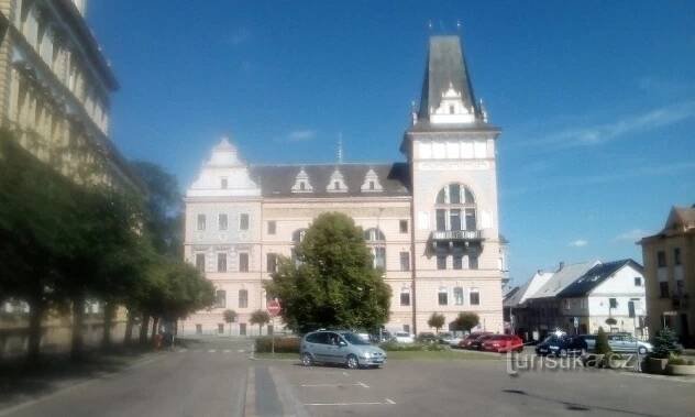 Občanská záložna v Přelouči - Dům, budova