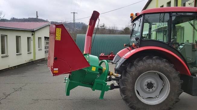 Štěpkovače za traktor / malotraktor BARAKUDA S PŘIPOJENÍM VLEČKY