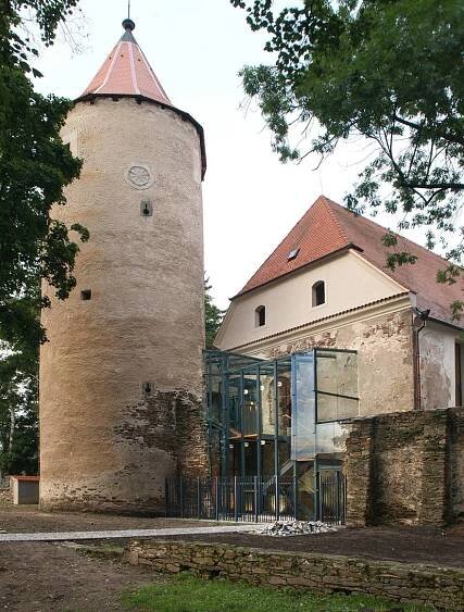 Rožmberský hrad a městská knihovna