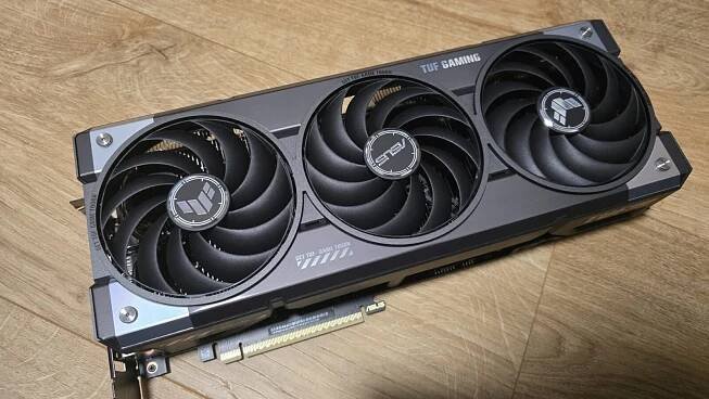 RECENZE: ASUS TUF Gaming GeForce RTX 5070 - Vyplatí se? 1