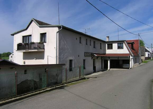Soubor:Řehenice, old restaurant.jpg – Wikipedie