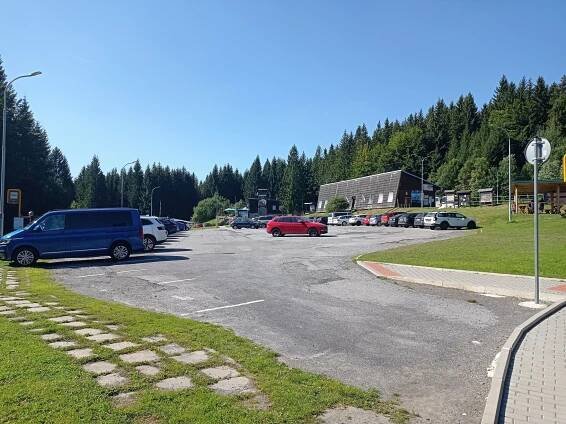 Zdjęcia • Parkoviště Hvězda (Parking dla gości – płatny) • Mapy.com