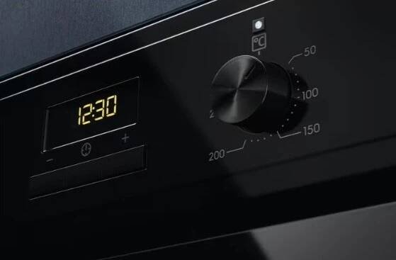 Trouba Electrolux 600 FLEX EOF3H50BK černá | DATART